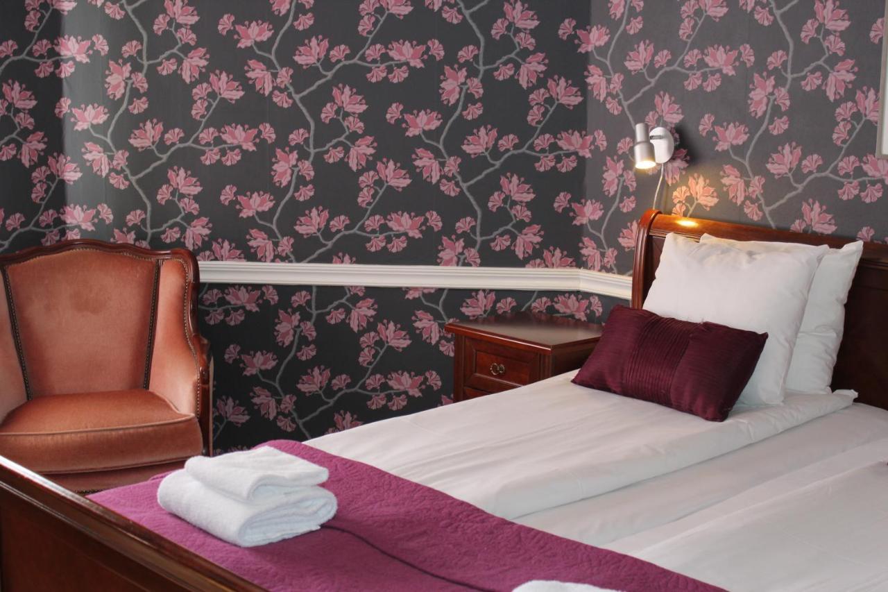 Hotel Pensionat Granparken Norrtälje Dış mekan fotoğraf
