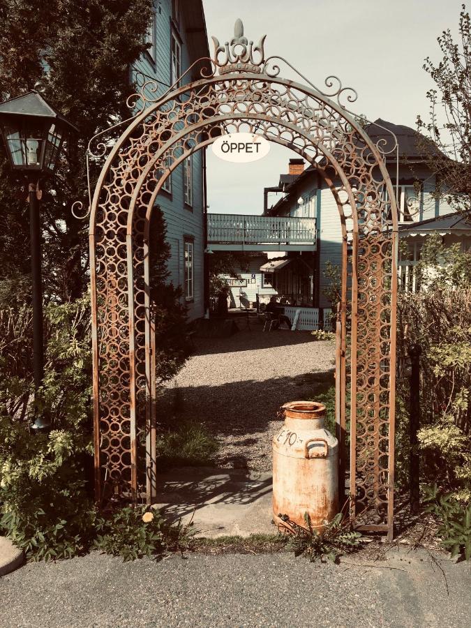Hotel Pensionat Granparken Norrtälje Dış mekan fotoğraf