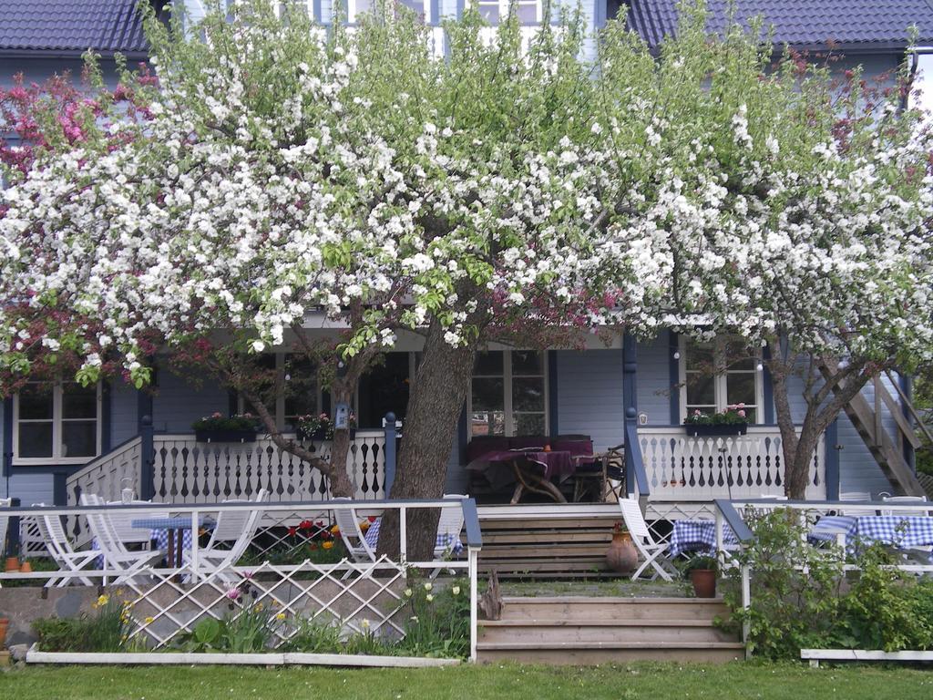 Hotel Pensionat Granparken Norrtälje Dış mekan fotoğraf