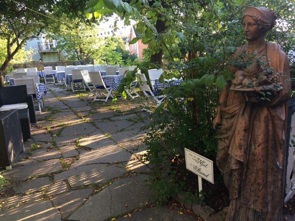 Hotel Pensionat Granparken Norrtälje Dış mekan fotoğraf