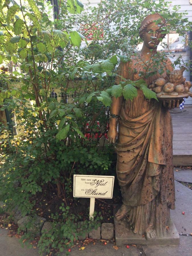 Hotel Pensionat Granparken Norrtälje Dış mekan fotoğraf